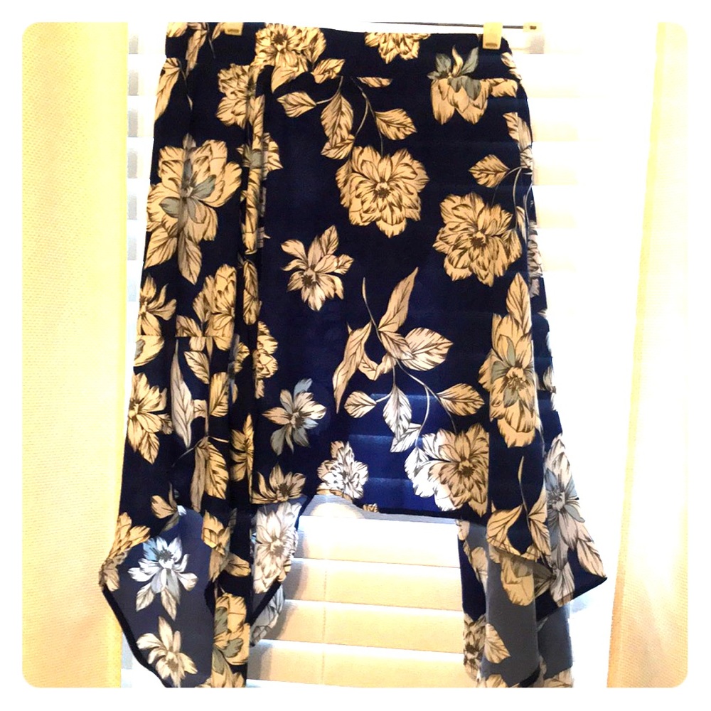 Floral bell sleeve top